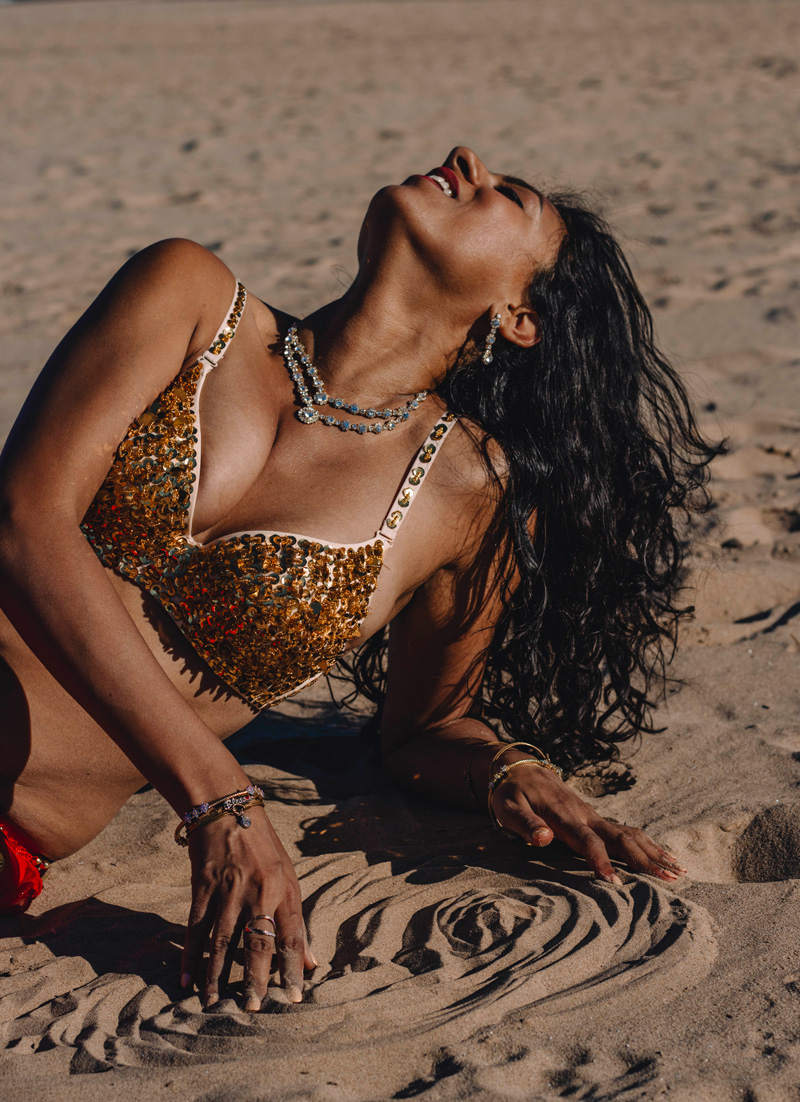 Women's Personal Coach - Feminine Coach Photos