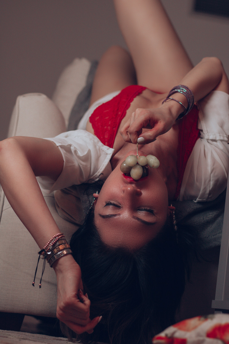 Women's Portrait Photography - Women Portrait Session Boudoir